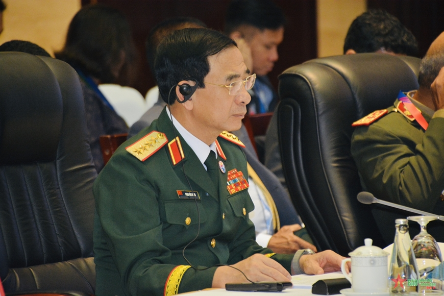 Defense Minister Attends ADMM-18